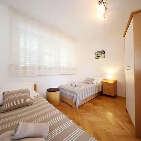 Apartman Rony Appartement *