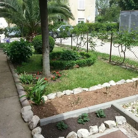 Apartman Rony Appartement *
